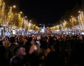 Weihnachtsbeleuchtung auf den Champs-Elysees