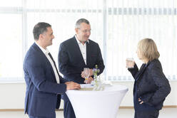 Unternehmenssprecherinnen und Unternehmenssprecher des Jahres 2020/2021 | eSeL.at - Lorenz Seidler